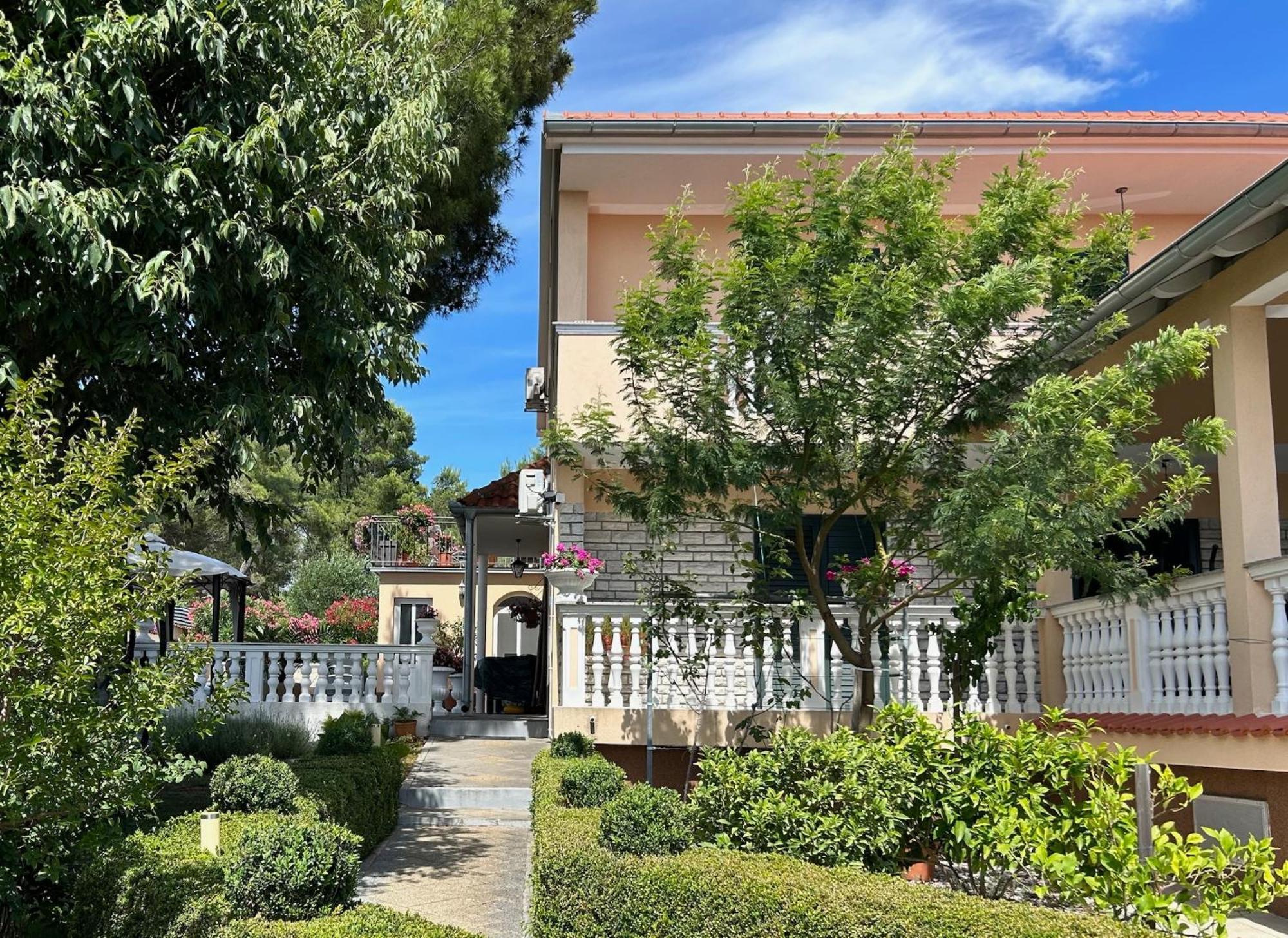Holiday Home Villa Romantica Sveti Filip i Jakov Exterior foto